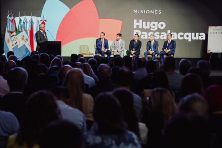 Passalacqua en Santa Fe: “Los Gobernadores no nos unimos para hacer terapia de grupo, sino para buscar juntos soluciones concretas para nuestra gente” imagen-2