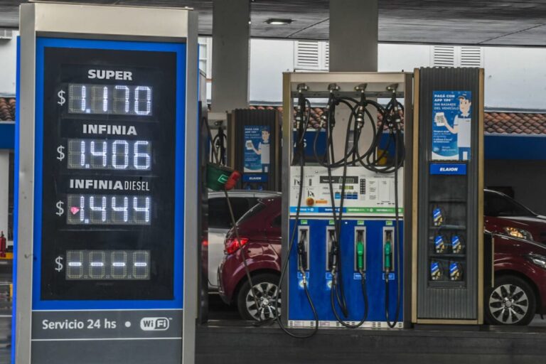 Rige la primera baja del combustible en 5 años: ¿cómo quedaron los precios de la nafta y el gasoil? imagen-15