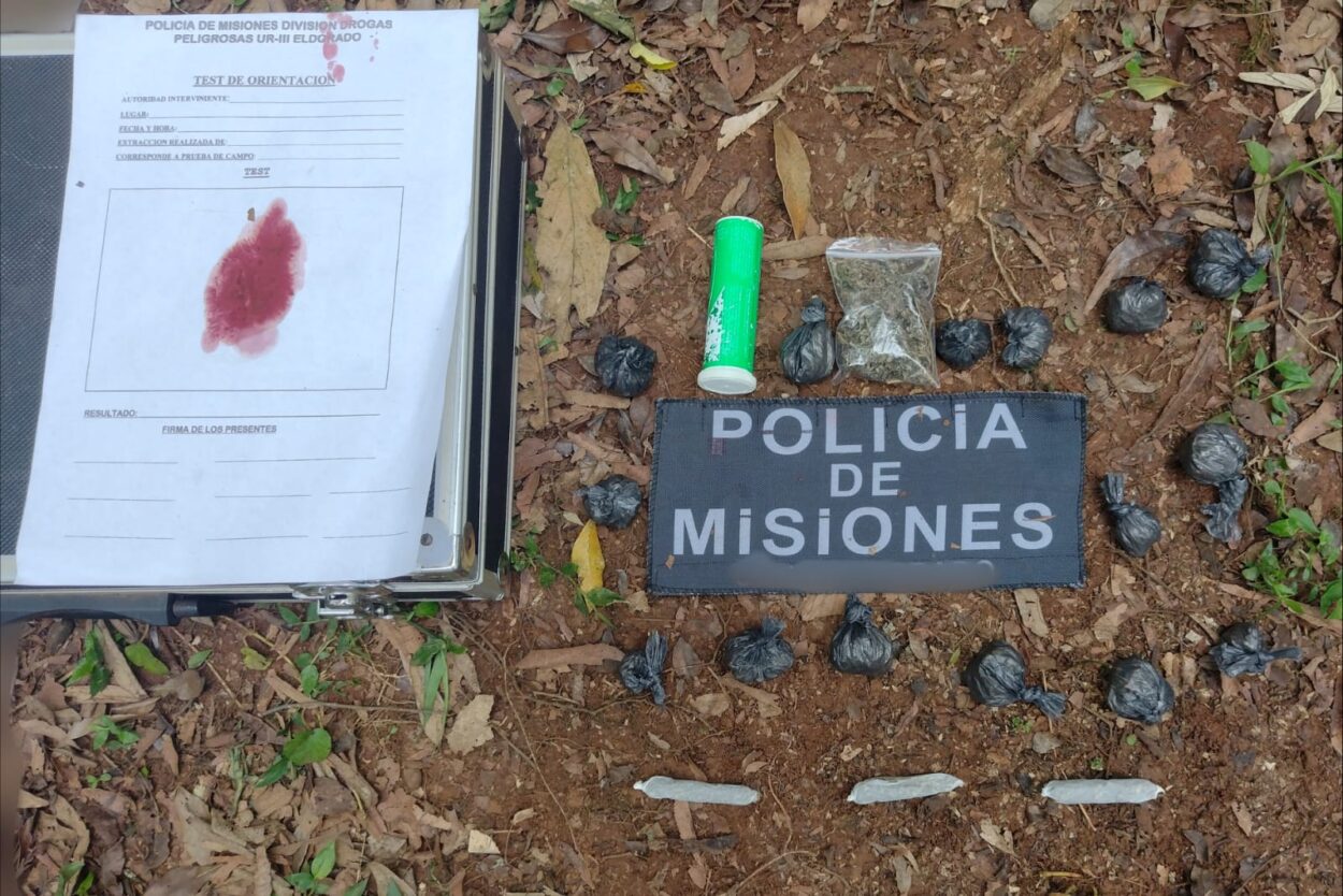 Tres motos recuperadas, droga incautada y personas detenidas en operativos policiales imagen-2