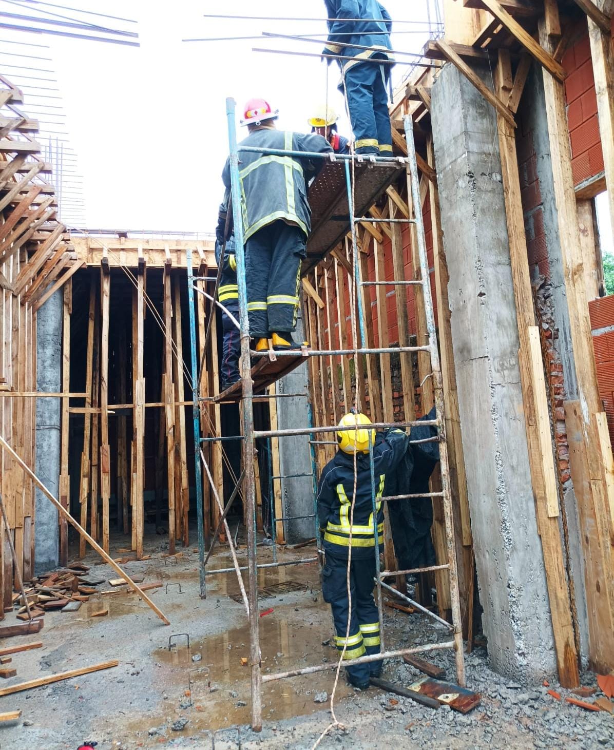 Albañil falleció tras recibir una descarga eléctrica en una obra en construcción en Oberá imagen-2