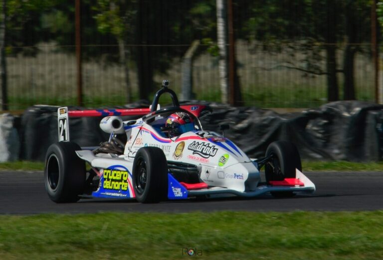 Automovilismo: Mairú Herrera fue 21ra en la primera final de la 9na fecha de la Fórmula 3 Metropolitana imagen-43