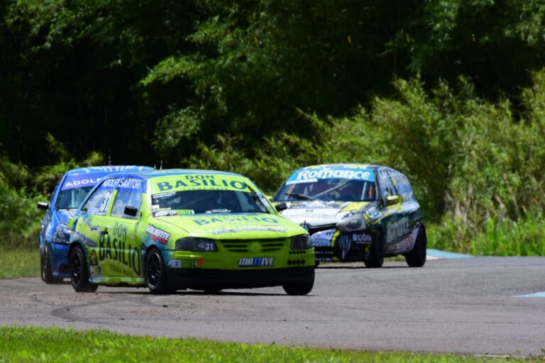 Automovilismo: Gorostiague, Álvez, Mattive, Kupski, Da Cruz y Mieres, los más rápidos en Oberá imagen-2