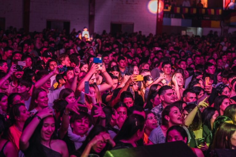 Alem: con almuerzo y matiné bailable finalizó la Fiesta de la Cerveza imagen-22