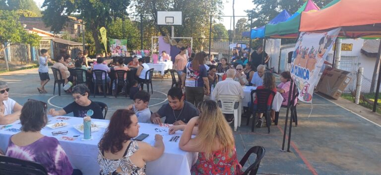 La Clinica del Juguete celebró el Día de la Madre en la Chacra 189 con un bingo especial imagen-43