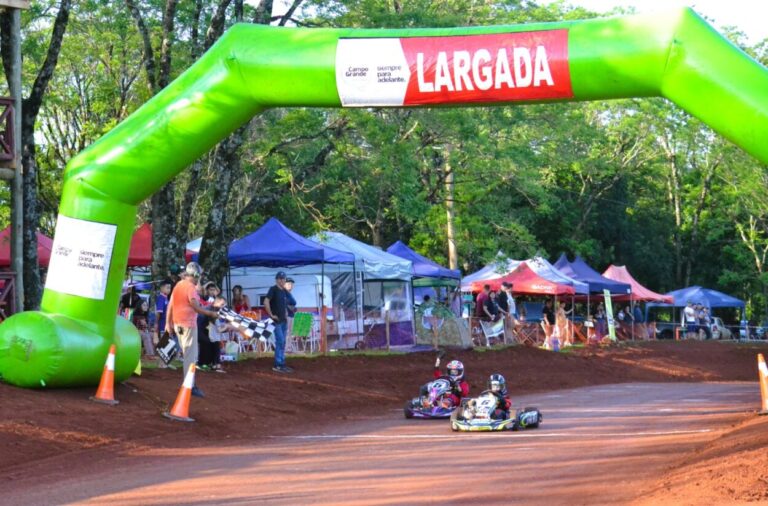 Campo Grande: muchas familias disfrutaron del Campeonato Misionero de Karting y Motos Gran Premio "Día de la Madre" imagen-26