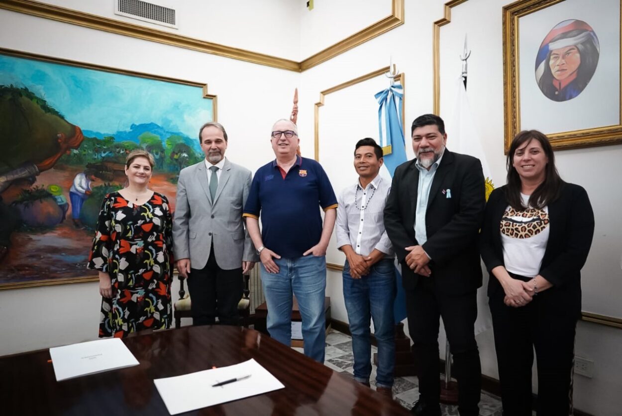 El Gobernador firmó convenio con la OEI para fortalecer proyectos educativos y culturales imagen-2