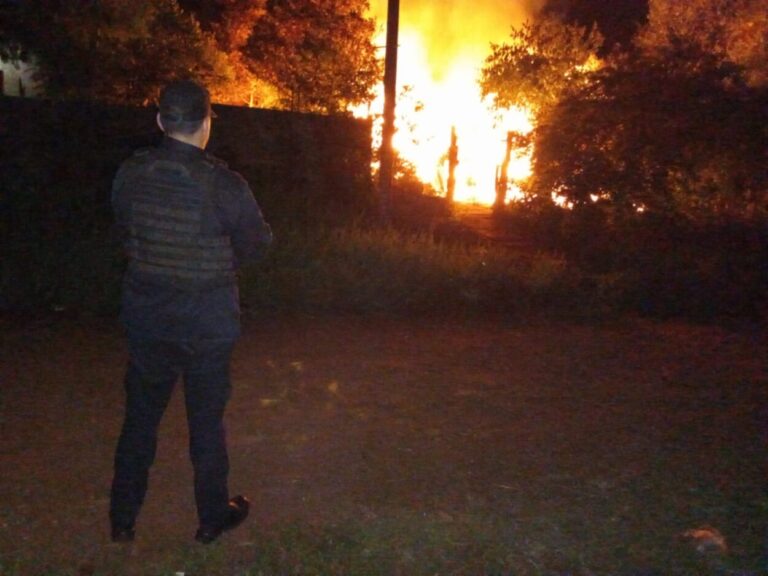 Incendio destruyó por completo una vivienda de Oberá imagen-9