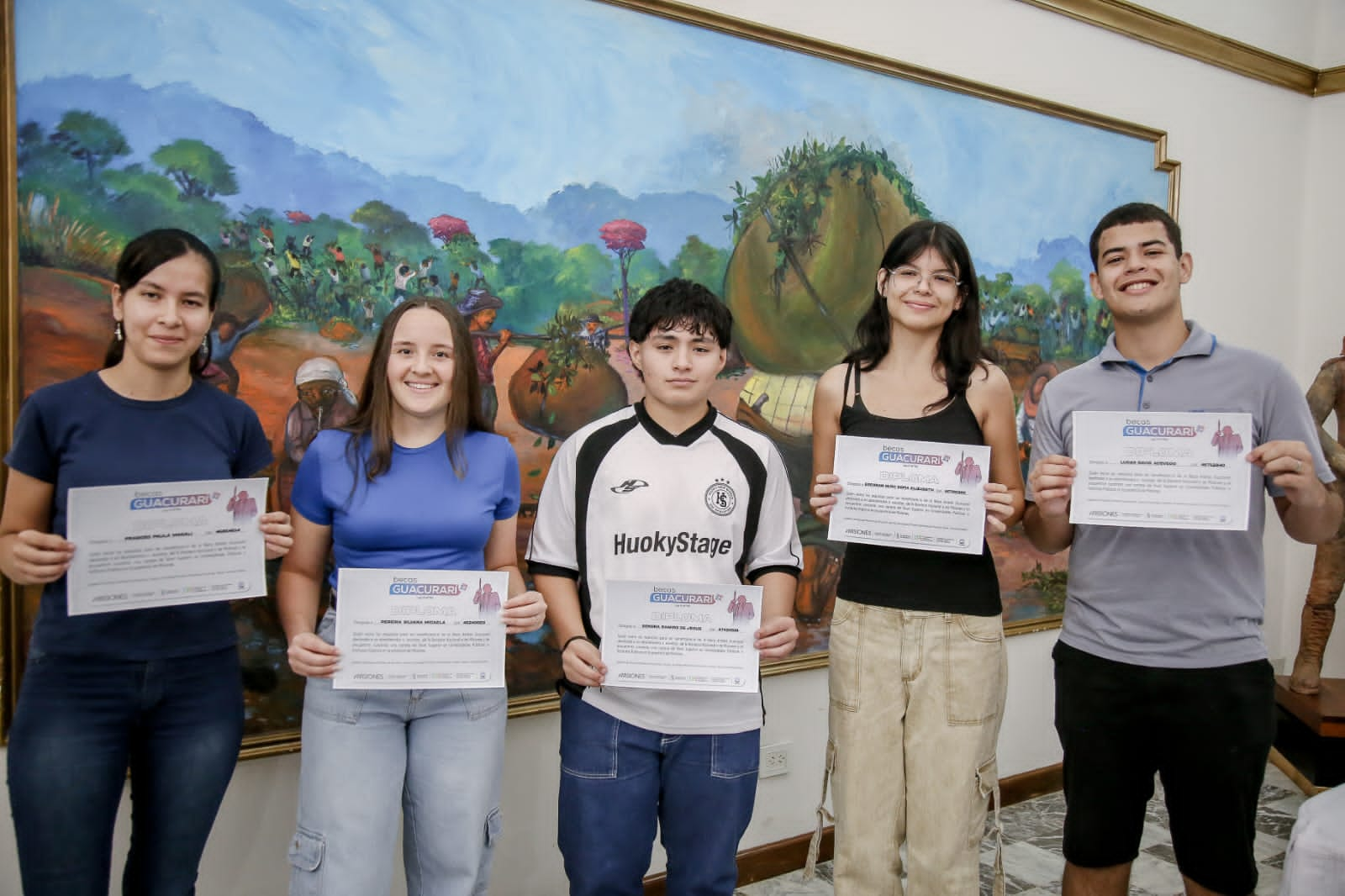 Passalacqua entregó becas "Andrés Guacurarí" a estudiantes misioneros imagen-8