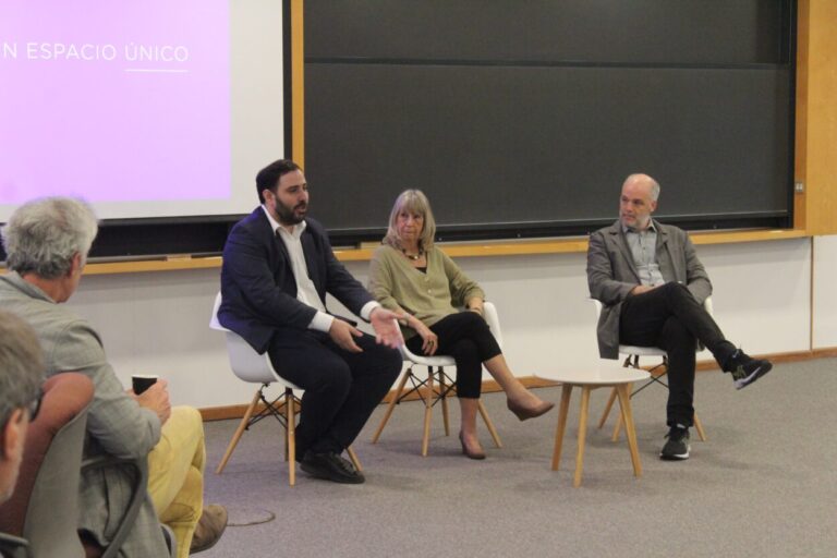 Sebely disertó con una master class en la Universidad Austral imagen-17