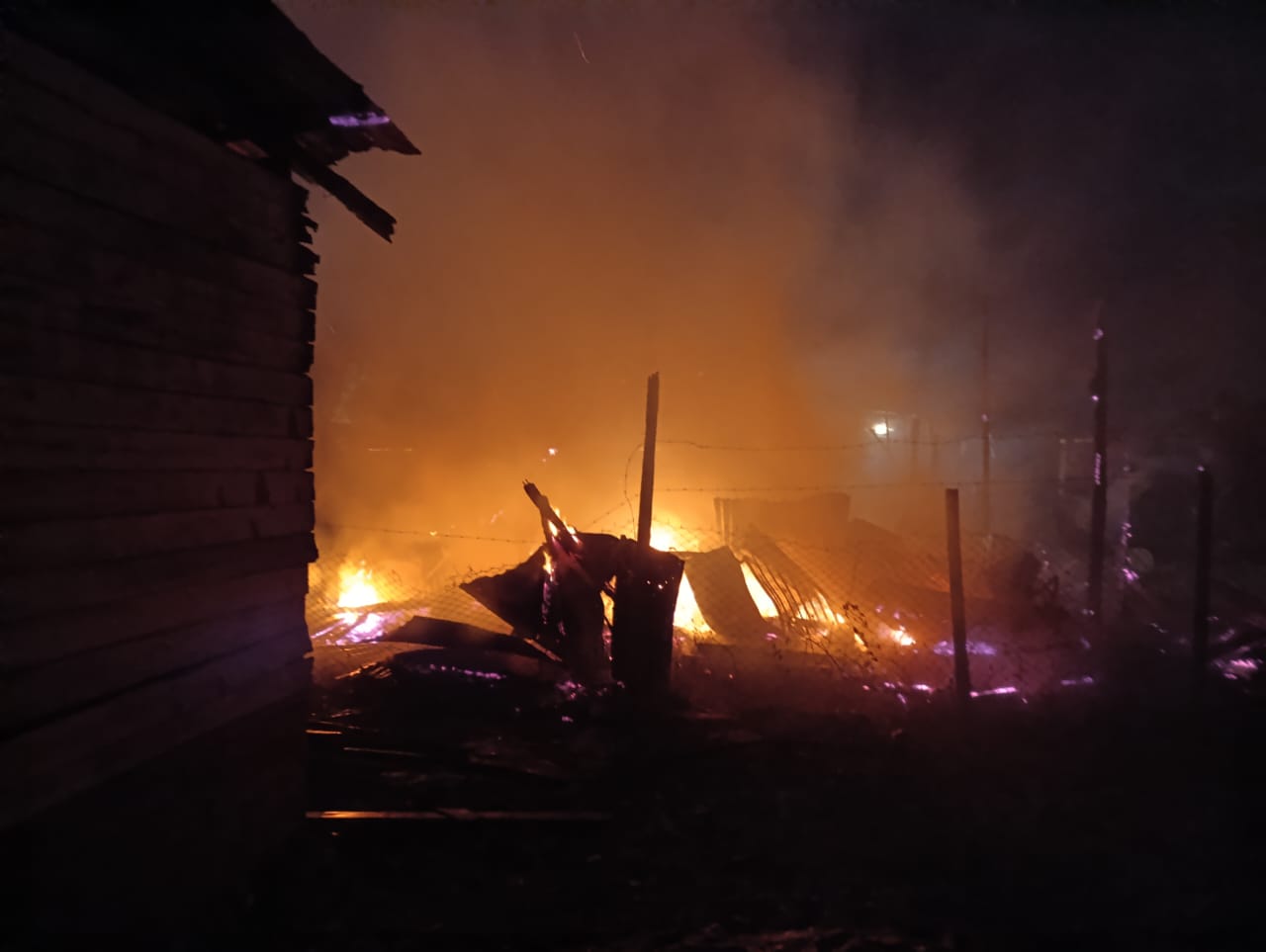 Se incendió una vivienda en la Chacra 190 y el propietario sufrió quemaduras imagen-4