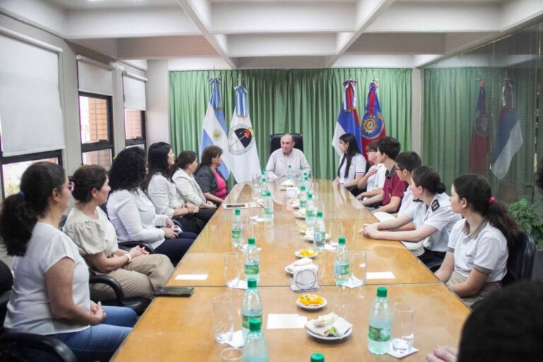 "Es un orgullo que estos chicos puedan estar participando y llevando adelante la enseñanza de Misiones" imagen-43