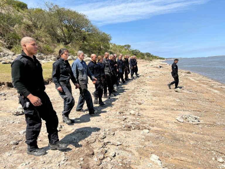 Policía misionera se convierte en la segunda mujer en culminar luego de 30 días el Curso Nacional de la Guardia de Infantería imagen-13