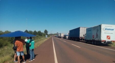 El paro nacional del transporte incluyó el de cargas así como vuelos y el tren internacional en Misiones imagen-10