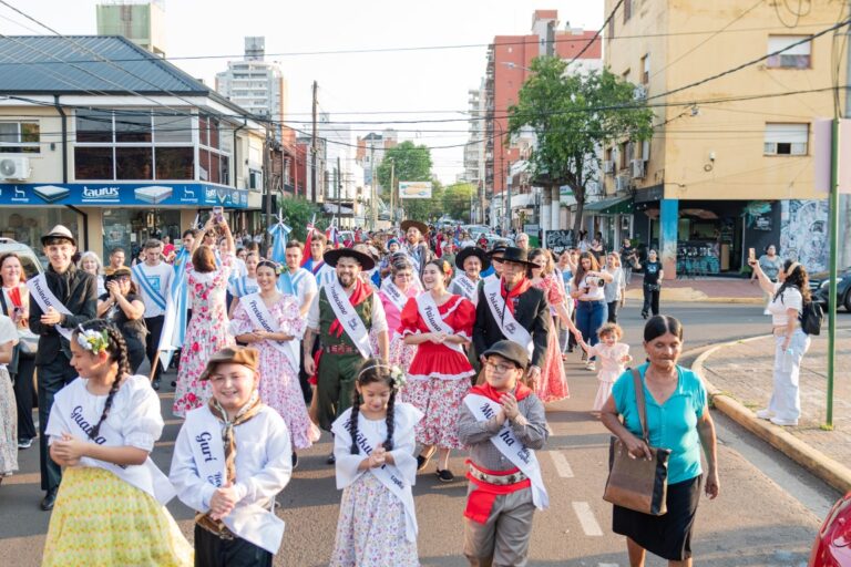 Posadas recibe a la 2da Fiesta del Folklore Misionero imagen-34