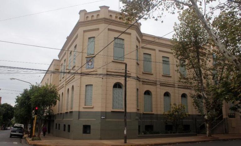 Hubo una amenaza de bomba al Colegio Santa María y la policía evacuó a quienes se encontraban en el edificio imagen-10