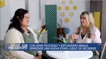 Egresada de abogacía destacó el estudio a distancia de calidad y el seguimiento académico constante de la Universidad Siglo 21 Egresada de abogacía destacó el estudio a distancia de calidad y el seguimiento académico constante de la Universidad Siglo 21 imagen-6