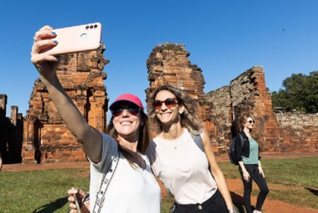 Misiones recibió más de 25 mil visitantes este fin de semana largo Misiones recibió más de 25 mil visitantes este fin de semana largo imagen-9