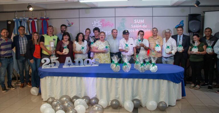 Homenaje a trabajadores municipales por sus 25 años de servicio imagen-11