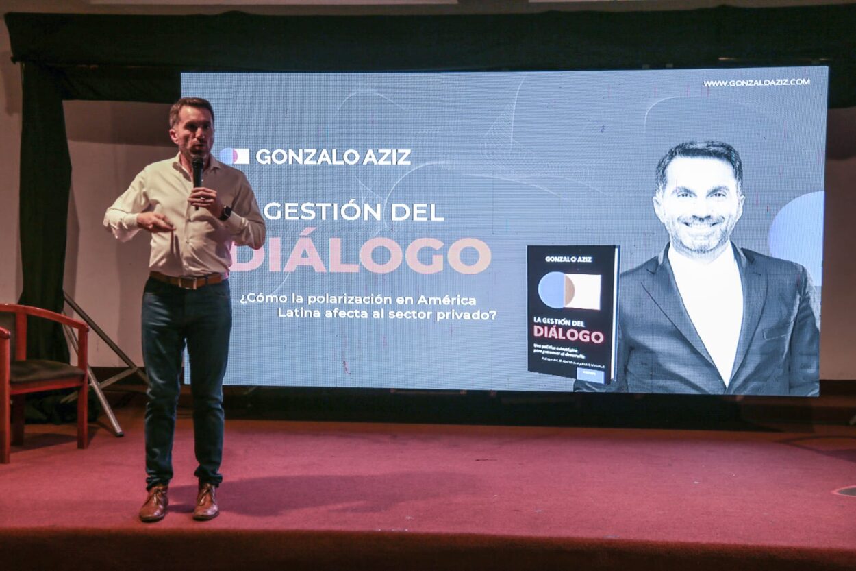 En la presentación del libro de Gonzalo Aziz, el gobernador Passalacqua subrayó el valor del diálogo como pilar social imagen-1