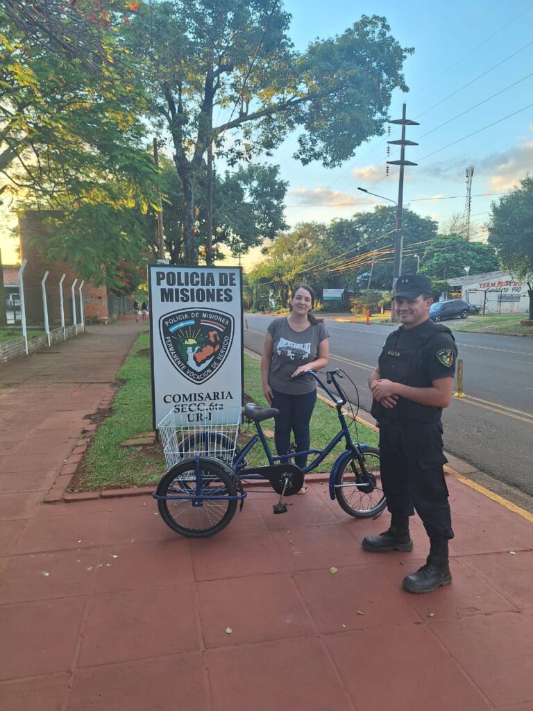 La Policía recuperó y devolvió a Kiara su bicicleta adaptada que malvivientes le habían robado imagen-16