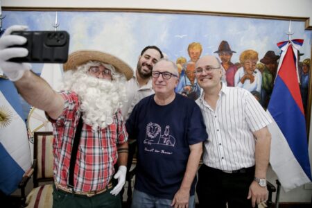 “En un momento tan difícil como el que estamos viviendo, este tipo de eventos también son para apostar por una mejor calidad de vida", dijo Passalacqua al lanzar la Fiesta Nacional de la Navidad del Litoral 2024 de Leandro N. Alem imagen-5