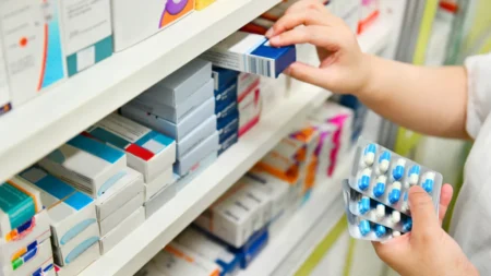 Los medicamentos de venta libre podrán ser exhibidos en las góndolas de las farmacias imagen-2