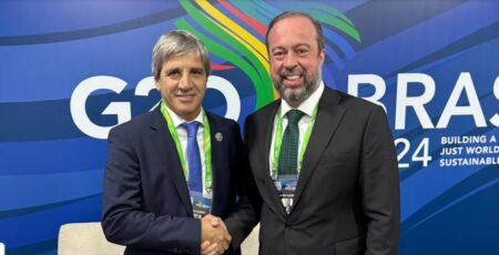 Pese a las diferencias, los gobiernos de Milei y Lula firmaron un acuerdo para que el gas de Vaca Muerta llegue a Brasil imagen-4