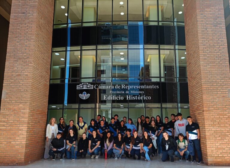 De la escuela al recinto: una visita que inspira a futuros ciudadanos en Misiones imagen-47