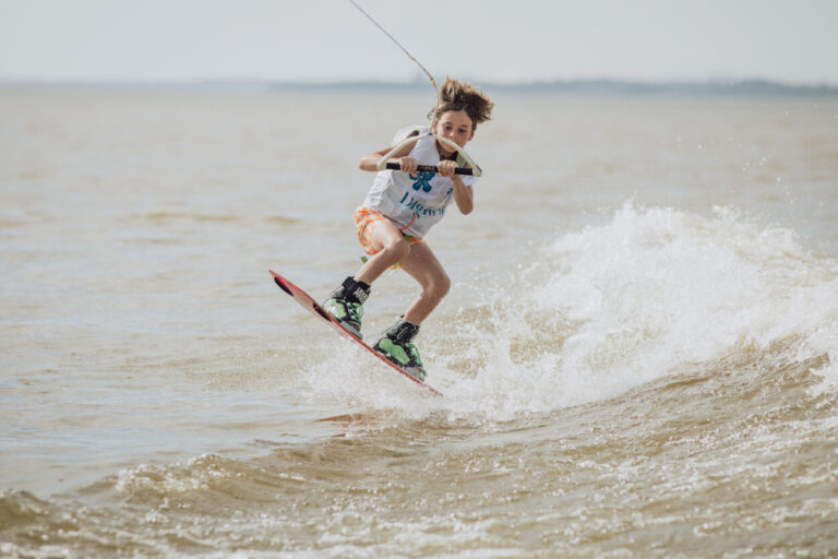 Posadas vive un sábado a pleno con el Campeonato de Wakeboard sobre el río Paraná imagen-8