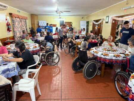 Una tarde de diversión y premios: Bingo del Mateando despidió el año en el Hogar Santa Marta imagen-3