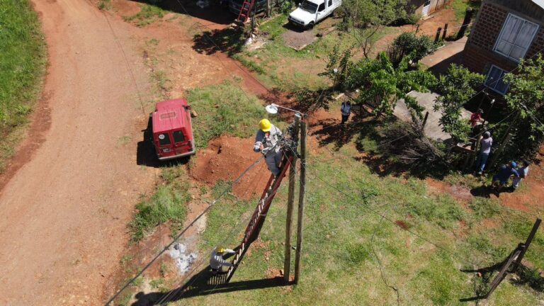 Programa Acceder: Energía de Misiones regulariza el servicio eléctrico para 20 familias en San Pedro imagen-10