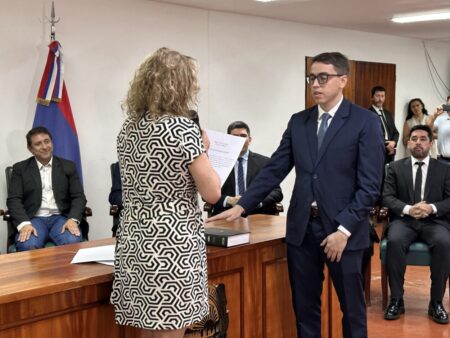 Asumieron en el Edificio de Tribunales el Fiscal en Ciberdelitos, dos Defensores Oficiales y una Fiscal para la Fiscalía en lo Civil y Comercial Nro 2 imagen-5