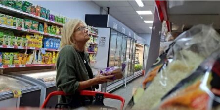 Según el Indec, la inflación de noviembre se desaceleró al 2,4% y acumuló 112% en el año imagen-3