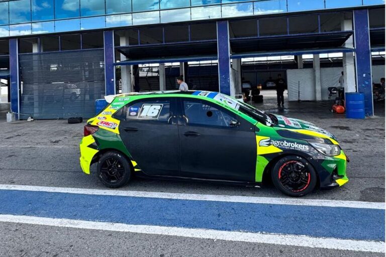 Automovilismo: Pastori tuvo su primer contacto con el Chevrolet Onix en La Plata imagen-40