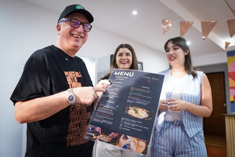 “Cuando a un emprendimiento misionero le va bien, se refleja en toda la actividad económica", dijo Passalacqua tras visitar la nueva sucursal de una fábrica de pastas de Oberá imagen-27