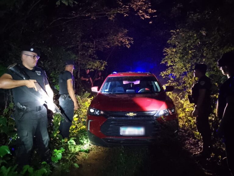 Investigadores de la Policía recuperaron una camioneta sustraída a un cambista en El Soberbio imagen-19