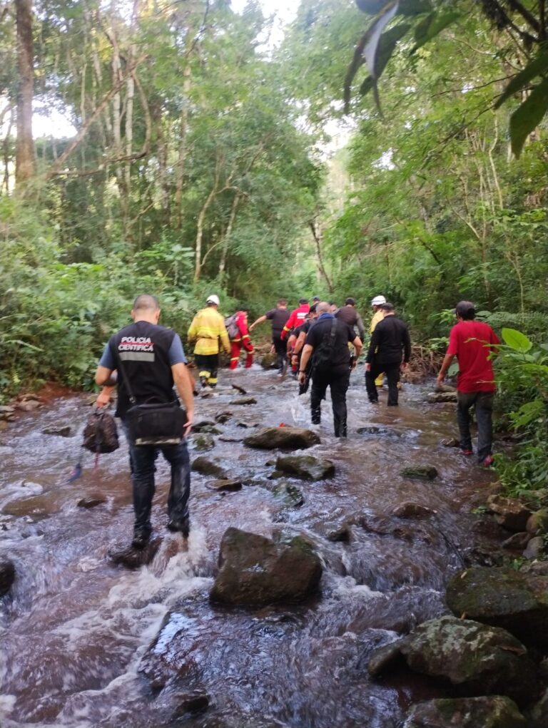 Hallaron el cuerpo de un adolescente en el arroyo Cuña Pirú imagen-31