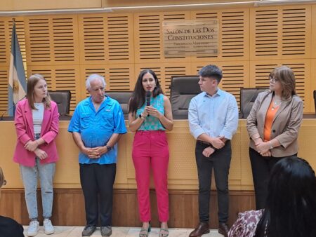 Legislatura: con el filósofo Alejandro Piscitelli, el Ecosistema Disruptivo de Misiones finalizó el entrenamiento en nuevas formas de pensar y actuar Legislatura: con el filósofo Alejandro Piscitelli, el Ecosistema Disruptivo de Misiones finalizó el entrenamiento en nuevas formas de pensar y actuar imagen-9