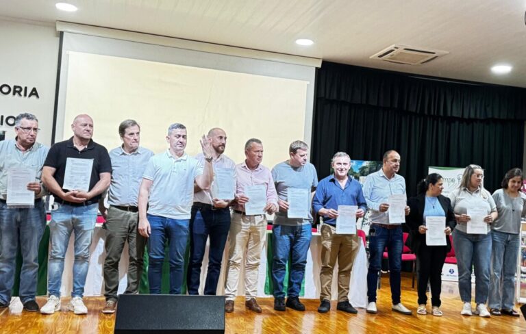 Intendente de Campo Grande participó de la firma de acuerdo que busca promover el desarrollo turístico de la zona Centro imagen-4