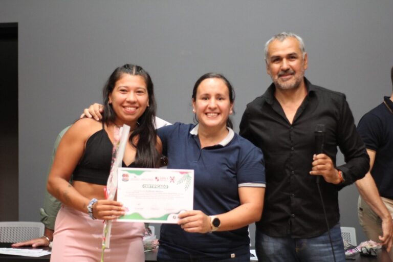 Entregaron certificados a nuevos entrenadores, árbitros y salvavidas imagen-12