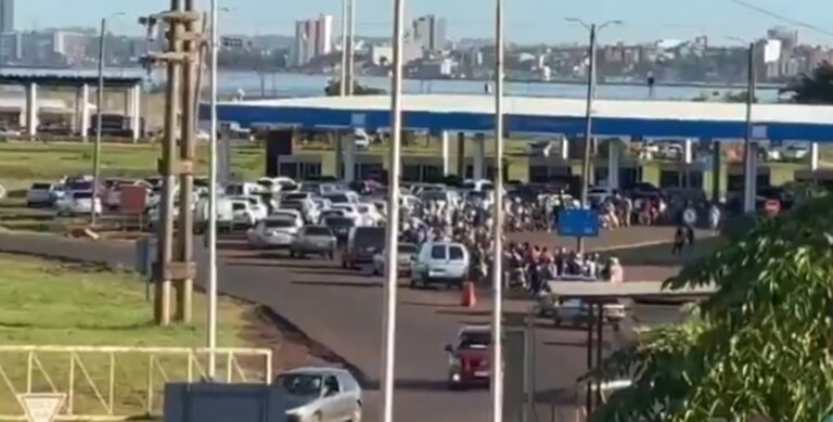 Intenso movimiento en la zona del puente San Roque González de Santa Cruz imagen-21