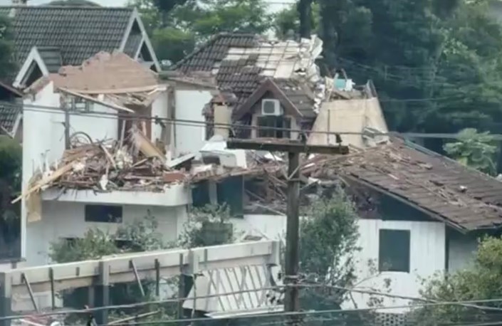 Tragedia en Brasil: una avioneta se estrelló contra las casas de un barrio de Gramado y murieron 10 personas imagen-5