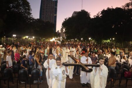 Con gran participación de fieles de las distintas comunidades, el Obispo Martínez presidió la ceremonia de inicio del Año Santo Jubilar 2025 imagen-7