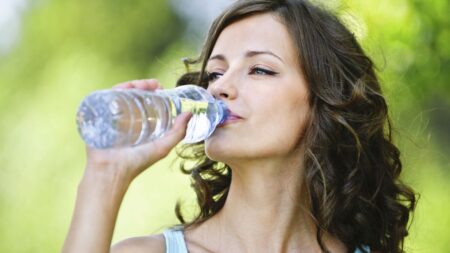 El poder del agua: cómo una buena hidratación mejora el rendimiento cerebral imagen-6