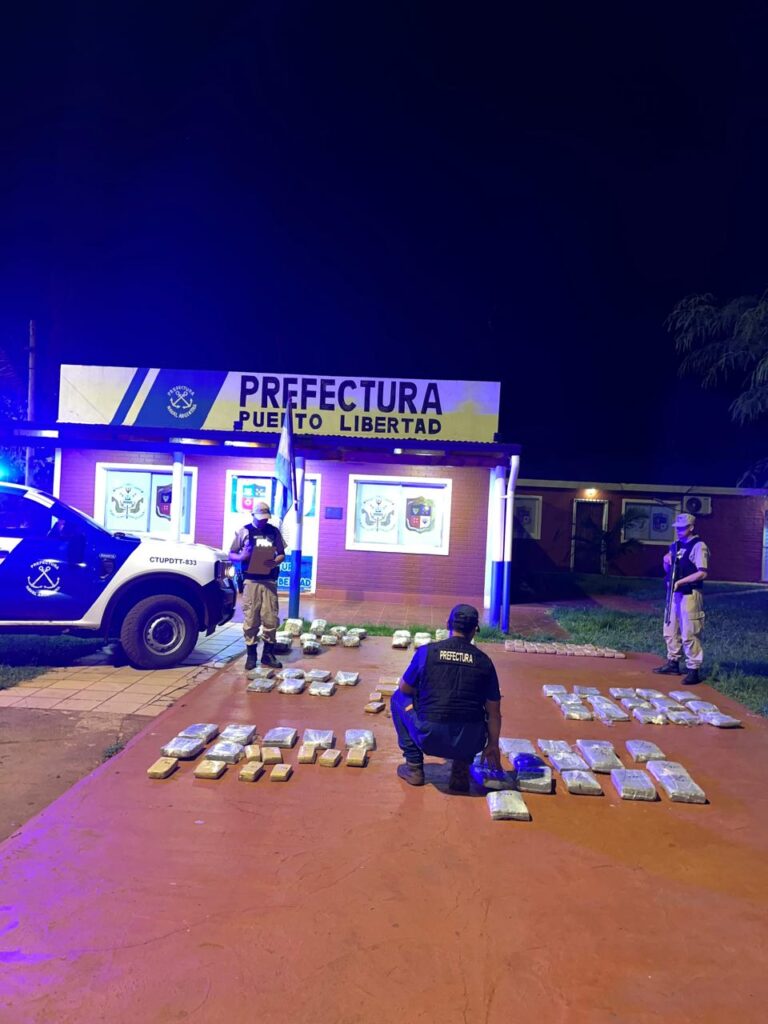 Prefectura incautó cogollos de marihuana valuados en más de $451 millones imagen-26