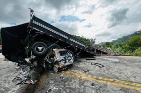 Tragedia en ruta de Brasil: 38 muertos en triple choque en Minas Gerais imagen-6