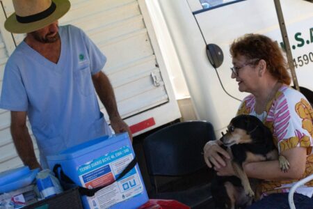 El Imusa refuerza su presencia en los barrios posadeños con servicios veterinarios itinerantes imagen-9