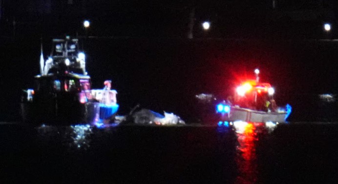 Un avión de American Airlines con 60 pasajeros chocó contra un helicóptero y cayó al río Potomac, en Washington imagen-11