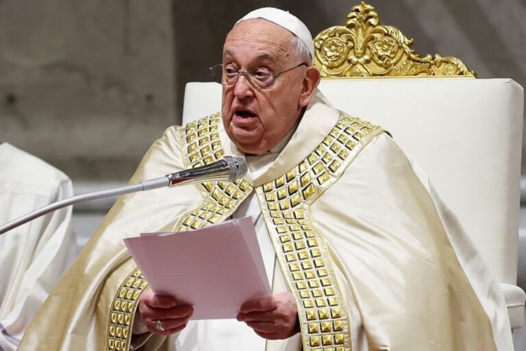 El papa Francisco advirtió sobre la dispersión de la atención que generan las redes sociales imagen-41