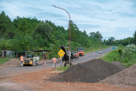 Mártires: Vialidad trabaja en mantenimiento de la RP 103 imagen-5